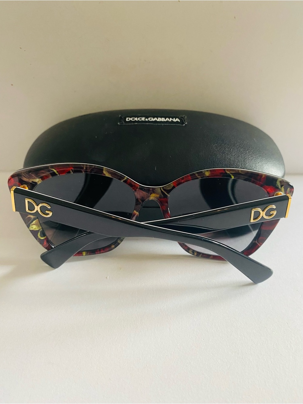 🛍️ Dolce & Gabbana Authentic Cat-Eye Sunglasses (DG 4216) – Great Condition!